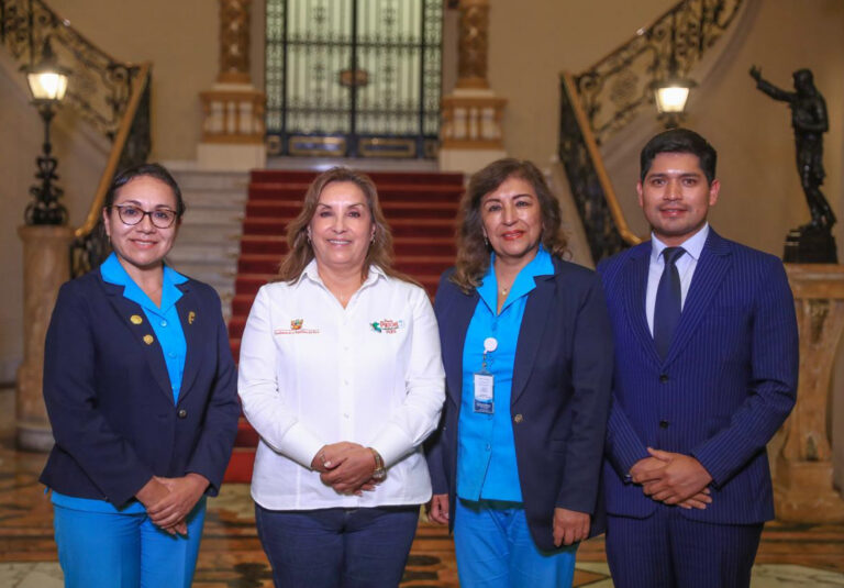 DIRECTOR DE ENFERMERÍA DE LA UNIVERSIDAD NORBERT WIENER SE REUNIÓ EN PALACIO DE GOBIERNO CON LA PRESIDENTA DE LA REPÚBLICA PARA SUSTENTAR TÉCNICAMENTE EL ROL DEL DIAGNÓSTICO ENFERMERO