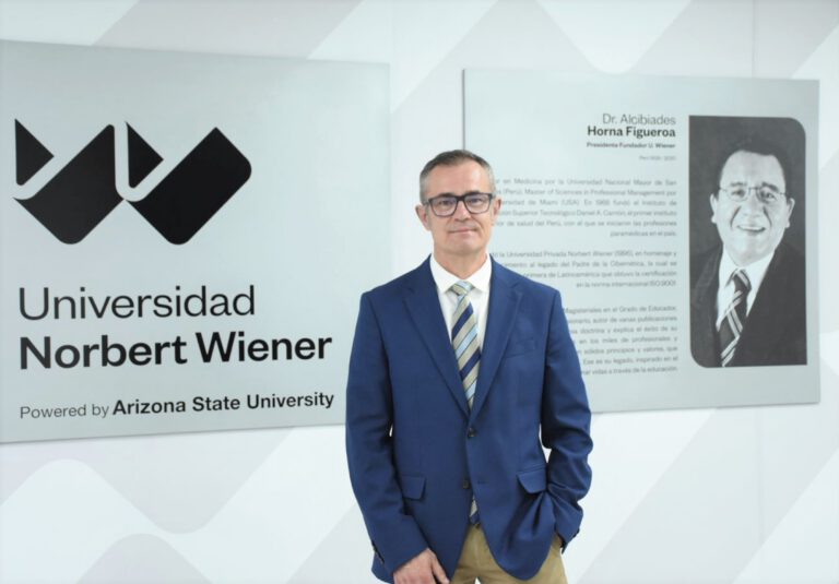 DIRECTOR DE ESTUDIOS ECONÓMICOS Y FINANCIEROS DE LA UNIVERSIDAD MIGUEL HERNÁNDEZ DE ELCHE (ESPAÑA) REALIZA ESTANCIA EN LA UNIVERSIDAD NORBERT WIENER