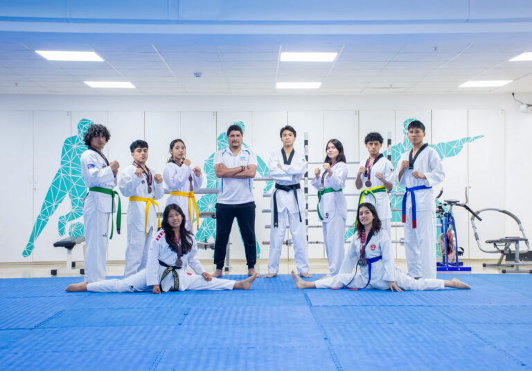 EQUIPO DE TAEKWONDO DE LA UNIVERSIDAD NORBERT WIENER OBTUVO MEDALLAS DE PLATA Y BRONCE EN UNIVERSIADA AREQUIPA 2024