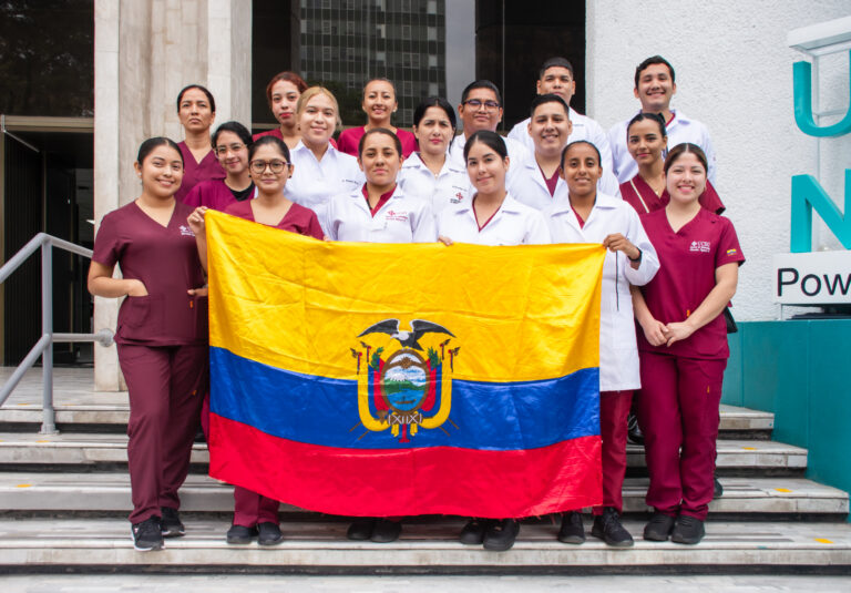 ESTUDIANTES Y DOCENTES DE ENFERMERÍA DE LA UNIVERSIDAD CATÓLICA DE SANTIAGO DE GUAYAQUIL, ECUADOR, REALIZARON PASANTÍA EN LA UNIVERSIDAD NORBERT WIENER