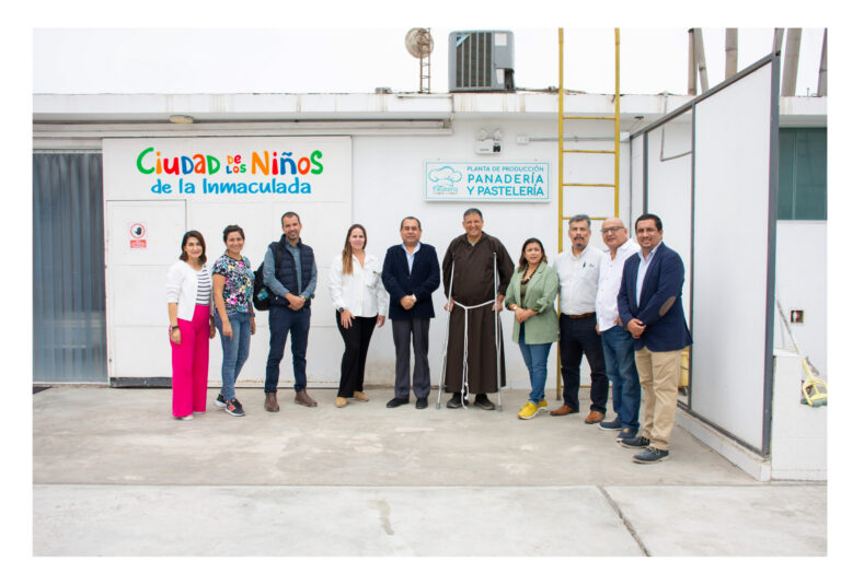 RECTOR DE LA UNIVERSIDAD NORBERT WIENER Y DIRECTORES DE SALUD VISITARON LA CIUDAD DE LOS NIÑOS DE LA INMACULADA