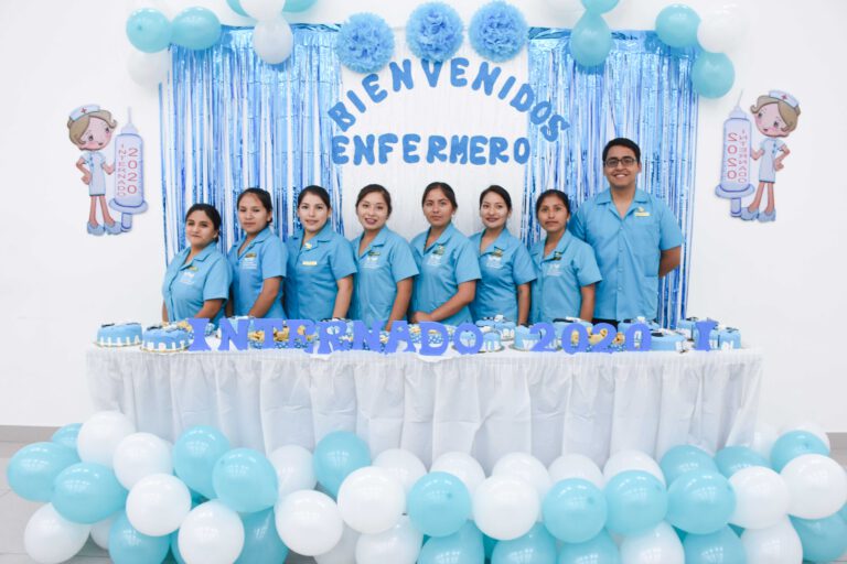 INTERNOS DE LA EAP DE ENFERMERÍA PARTICIPARON EN CEREMONIA PROTOCOLAR DE PRESENTACIÓN DE UNIFORMES