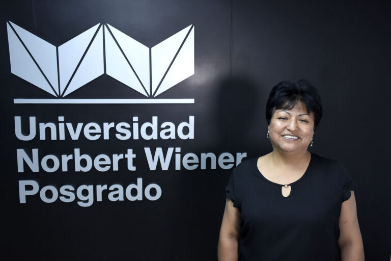 ENFERMERA Y MICROEMPRESARIA AQUILINA PALOMINO DICTÓ CHARLA EN LA ESCUELA DE POSGRADO DE LA UNIVERSIDAD NORBERT WIENER