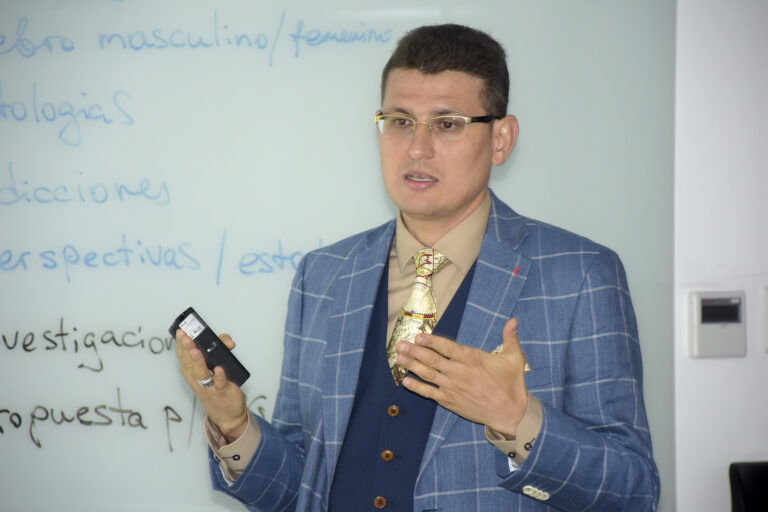 ESCUELA DE POSGRADO REALIZA TALLER SOBRE NEUROCIENCIA Y SU IMPORTANCIA EN EL PROCESO DE ENSEÑANZA APRENDIZAJE