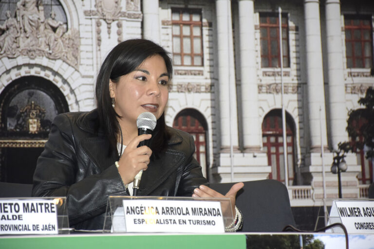 DOCENTE DE LA EAP DE ADMINISTRACIÓN EN TURISMO Y HOTELERÍA PARTICIPÓ EN FORO TURÍSTICO ORGANIZADO POR EL CONGRESO DE LA REPÚBLICA