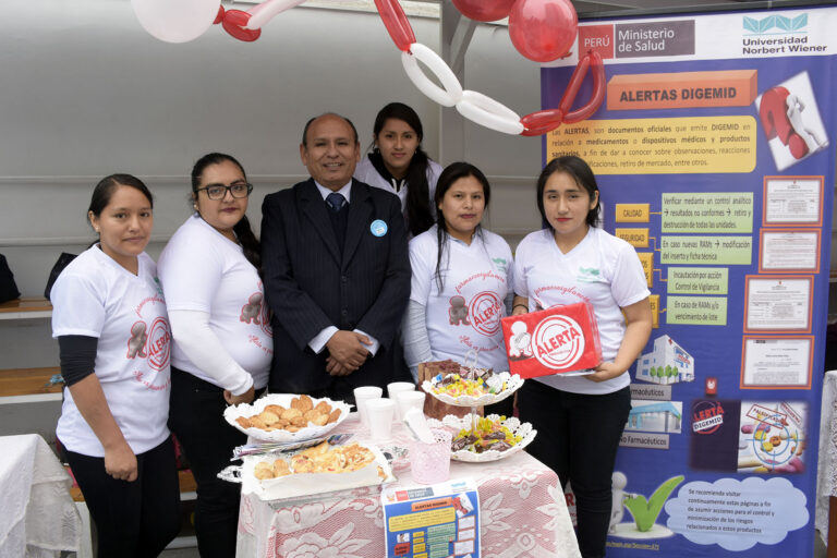 FACULTAD DE FARMACIA Y BIOQUÍMICA REALIZÓ CAMPAÑA DE FARMACOVIGILANCIA Y SEGURIDAD DEL PACIENTE