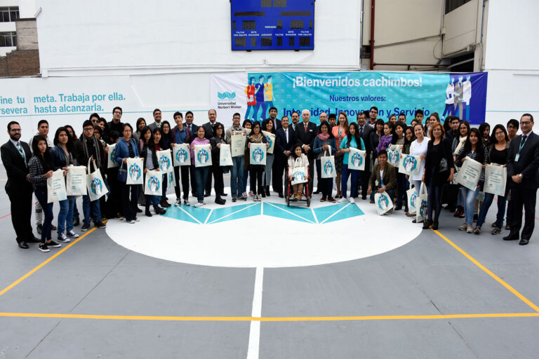 UNIVERSIDAD NORBERT WIENER DIO LA BIENVENIDA A SUS NUEVOS ALUMNOS