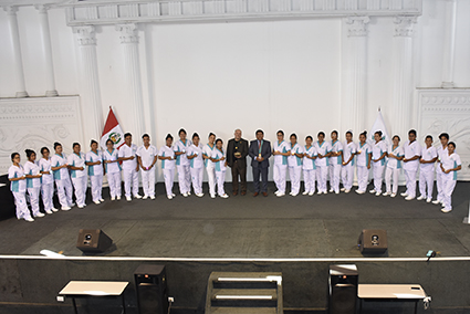 CON CEREMONIA DE LA LUZ EAP DE ENFERMERÍA DIO LA BIENVENIDA A SUS NUEVOS ALUMNOS