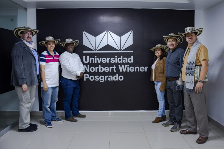 ESTUDIANTES DEL DOCTORADO EN EDUCACIÓN DE COLOMBIA REALIZAN SEMANA PRESENCIAL EN UNIVERSIDAD NORBERT WIENER