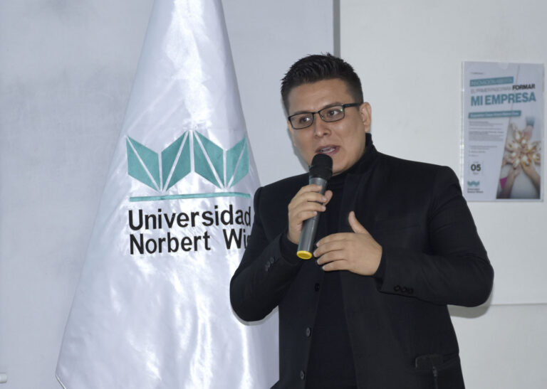 EAP DE NEGOCIOS Y COMPETITIVIDAD PROGRAMÓ CHARLA SOBRE INNOVACIÓN ABIERTA