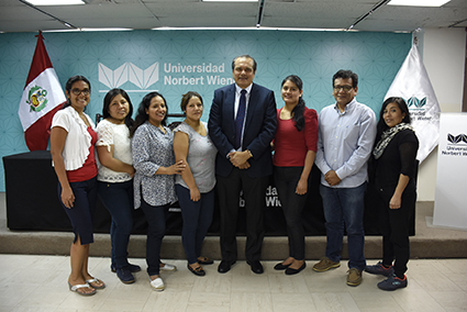 DIRECTOR DE LA CLÍNICA INTERNACIONAL OFRECIÓ CONFERENCIA SOBRE EL FUTURO DE LA PROFESIÓN MÉDICA Y SUS RETOS AL SIGLO XXI