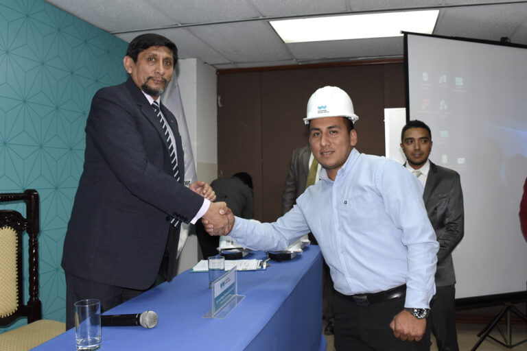 ESTUDIANTES DEL DÉCIMO CICLO DE LA EAP DE INGENIERÍA PARTICIPARON EN TRADICIONAL CEREMONIA DE IMPOSICIÓN DE CASCOS