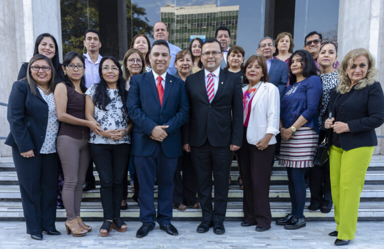 DOCENTES QUE SE ESPECIALIZAN EN METODOLOGÍA DE LA INVESTIGACIÓN REALIZARÁN PASANTÍA EN UNIVERSIDAD DE CELAYA (MÉXICO)