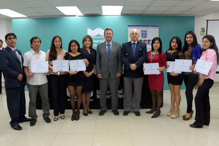 EMBAJADOR DE ISRAEL ENTREGÓ DIPLOMA DE RECONOCIMIENTO A VOLUNTARIOS DE LA FACULTAD DE CIENCIAS DE LA SALUD DE UNIVERSIDAD NORBERT WIENER