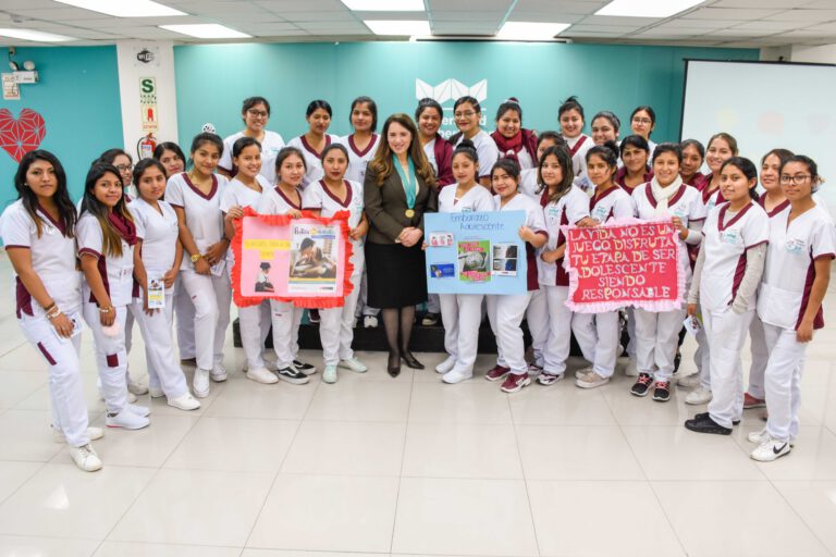 PREVENCIÓN DEL EMBARAZO EN ADOLESCENTES FUE EL TEMA DE LA PRIMERA JORNADA DE “OBSTETRICIA AL DÍA” 2019-II