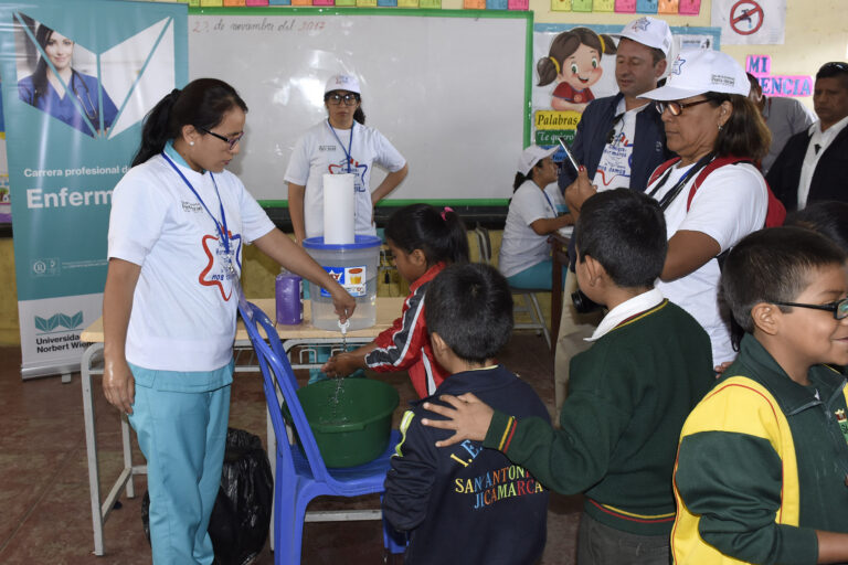 ESTUDIANTES DE CIENCIAS DE LA SALUD DE LA UNIVERSIDAD NORBERT WIENER PARTICIPARON EN CAMPAÑA MÉDICA ORGANIZADA POR LA EMBAJADA DE ISRAEL EN EL PERÚ