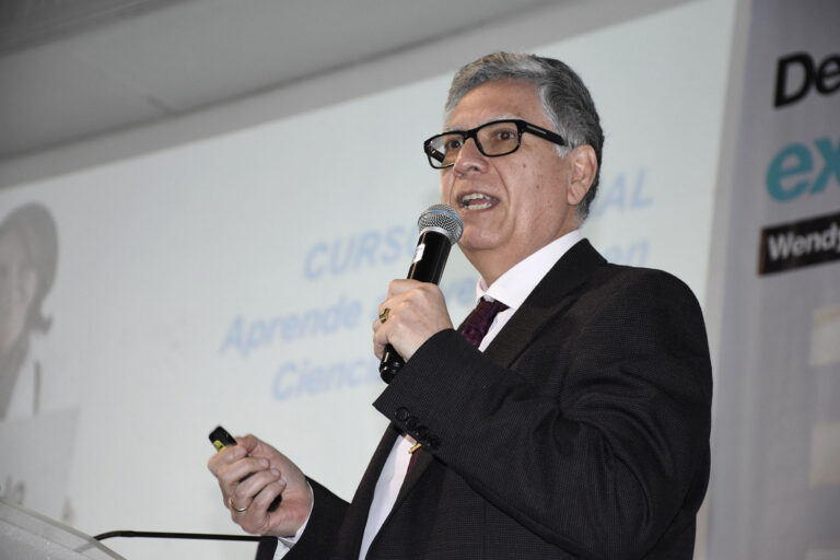 EAP DE OBSTETRICIA REALIZÓ CURSO DE EXTENSIÓN UNIVERSITARIA “APRENDE A INVESTIGAR EN CIENCIAS DE LA SALUD”