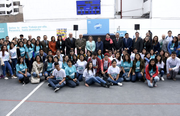 AUTORIDADES DE LA UNIVERSIDAD NORBERT WIENER DIERON BIENVENIDA A SUS NUEVOS ESTUDIANTES