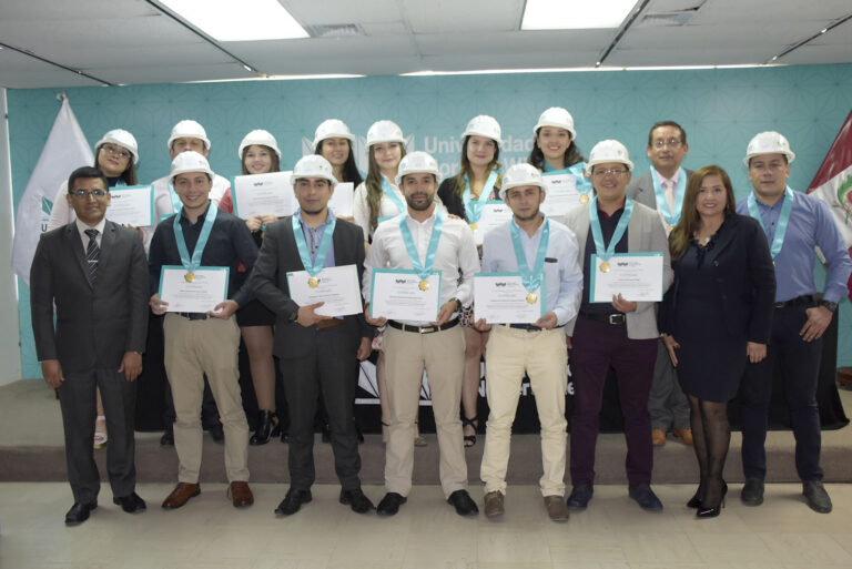 ESTUDIANTES DE LA UNIVERSIDAD AUTÓNOMA DE COLOMBIA CULMINARON CURSO DE ACTUALIZACIÓN PROFESIONAL