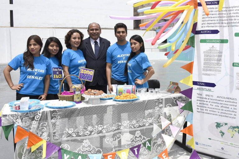 FERIA INFORMATIVA SOBRE FARMACOVIGILANCIA Y SEGURIDAD DEL PACIENTE ORGANIZÓ LA FACULTAD DE FARMACIA Y BIOQUÍMICA