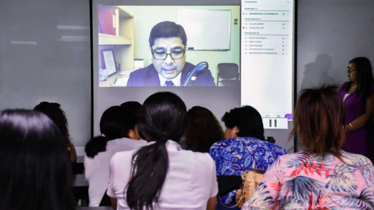 MÉDICO PERUANO QUE TRATÓ EL PRIMER CASO DE CORONAVIRUS EN EE.UU. OFRECIÓ VIDEOCONFERENCIA A LOS ALUMNOS DE LA EPG DE LA UNIVERSIDAD NORBERT WIENER