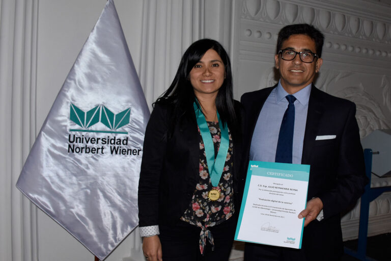 EAP DE ODONTOLOGÍA DE LA UNIVERSIDAD NORBERT WIENER REALIZÓ IV CONVENCIÓN DE EGRESADOS