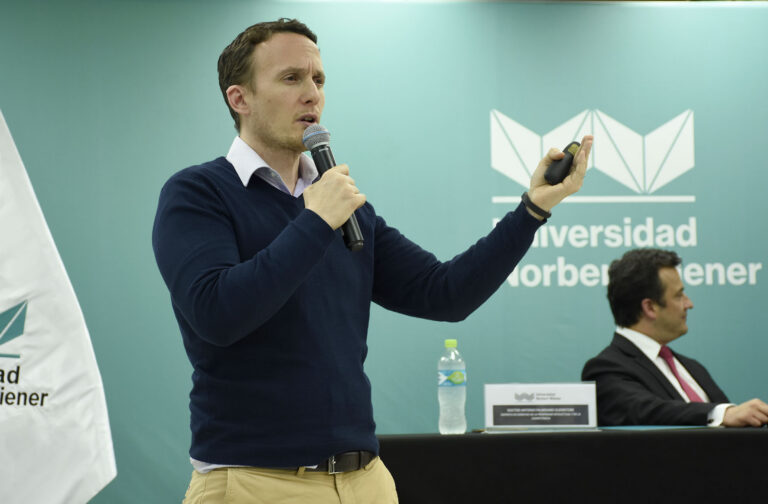 FACULTAD DE DERECHO Y CIENCIA POLÍTICA REALIZÓ CICLO DE CONFERENCIAS