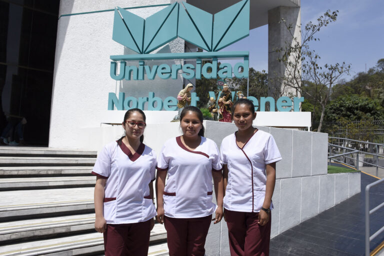 ESTUDIANTES DE LA UNIVERSIDAD NACIONAL SAN CRISTÓBAL DE HUAMANGA VISITARON LA EAP DE OBSETRICIA