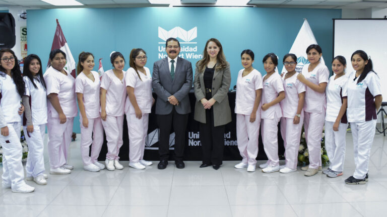 DOCENTE DE LA UNIVERSIDAD DE CHILE DICTÓ TELECONFERENCIA EN TERCERA JORNADA “OBSTETRICIA AL DÍA” 2019-I, ORGANIZADA POR LA EAP DE OBSTETRICIA