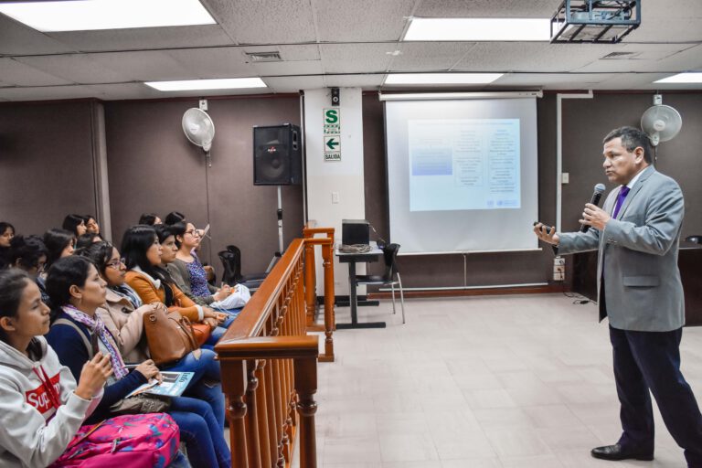 REPRESENTANTE DE LA ONU EN LIMA OFRECIÓ CONFERENCIA SOBRE EL SISTEMA INTERNACIONAL DE DERECHOS HUMANOS