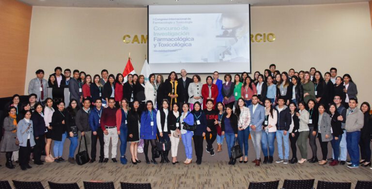 FACULTAD DE FARMACIA Y BIOQUÍMICA REALIZÓ II CONGRESO INTERNACIONAL DE FARMACOLOGÍA Y TOXICOLOGÍA