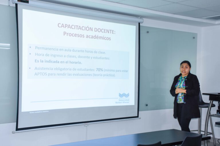 EAP DE OBSTETRICIA REALIZÓ JORNADA DE CAPACITACIÓN DOCENTE