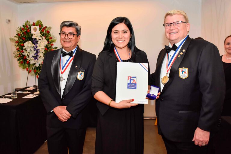 DIRECTORA DE LA EAP DE ODONTOLOGÍA DE LA UNIVERSIDAD NORBERT WIENER FUE INCORPORADA A LA FUNDACIÓN PIERRE FAUCHARD ACADEMY