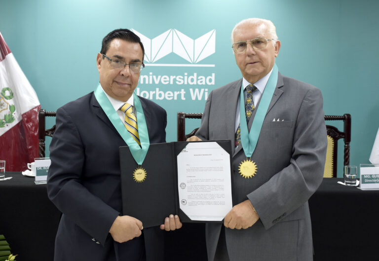 UNIVERSIDAD NORBERT WIENER OTORGÓ DISTINCIÓN DE PROFESOR VISITANTE A INVESTIGADOR MEXICANO ROBERTO HERNÁNDEZ SAMPIERI