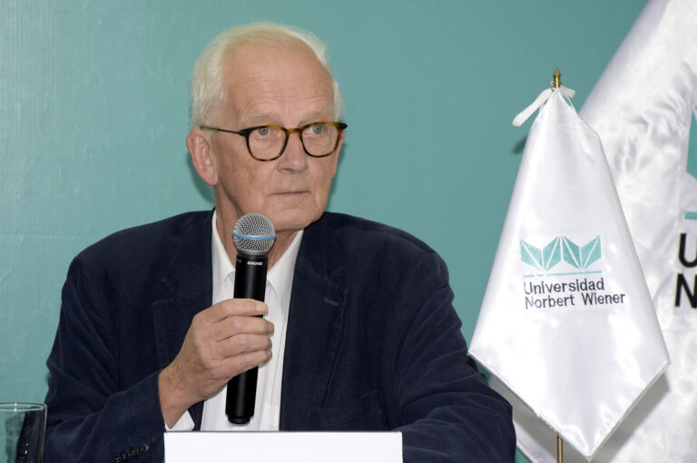 DOCTOR JOSEF CORVELEYN OFRECIÓ MAGISTRAL CONFERENCIA EN LA EAP DE PSICOLOGÍA DE LA UNIVERSIDAD NORBERT WIENER