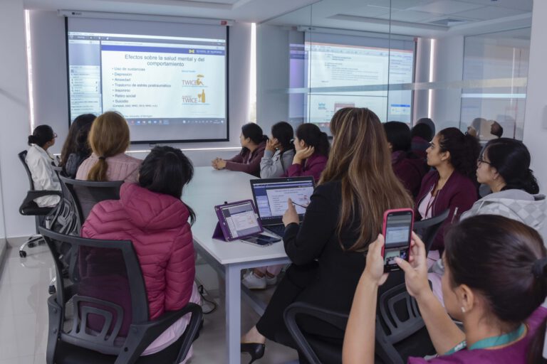 ESTUDIANTES DE LA EAP DE OBSTETRICIA PARTICIPARON EN «WEBINAR» INTERNACIONAL DESDE LA PLATAFORMA GANM Y JOHNS HOPKINS NURSING