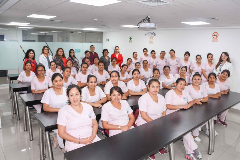 ESTUDIANTES DE LA EAP DE OBSTETRICIA DE LA UNIVERSIDAD NORBERT WIENER INICIAN SU INTERNADO