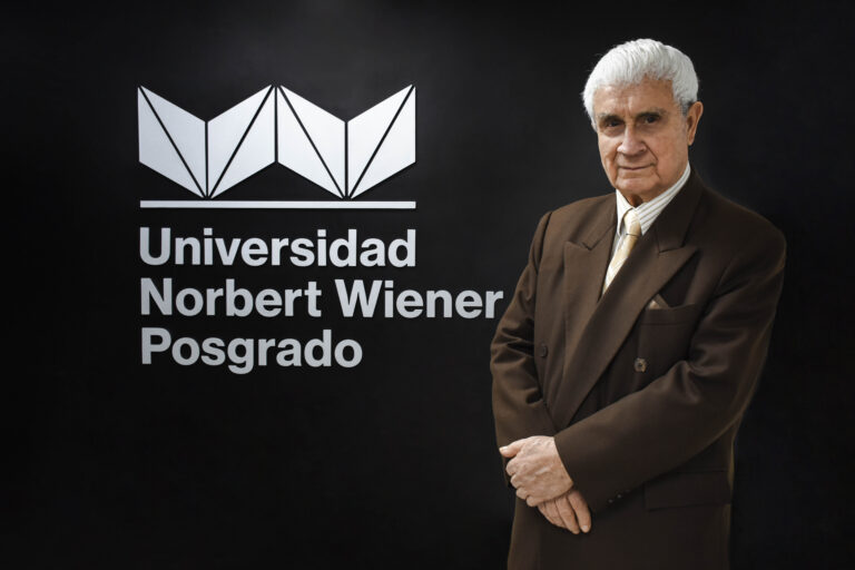EXVICEMINISTRO DE SALUD ELÍAS ARCE DICTÓ CONFERENCIA EN LA EPG DE LA UNIVERSIDAD NORBERT WIENER