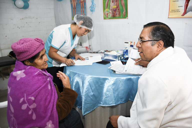 EAP DE ENFERMERÍA REALIZÓ CAMPAÑA DE SALUD INTEGRAL GRATUITA EN EL DISTRITO DE CARABAYLLO