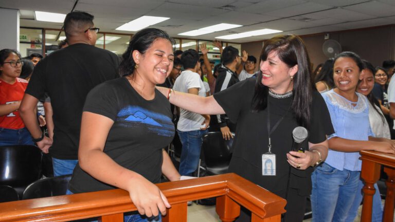 CONFERENCIA SOBRE DERECHOS DE LA MUJER OFRECIÓ LA OFICINA DE PARTICIPACIÓN CIUDADANA DEL CONGRESO DE LA REPÚBLICA EN LA UNIVERSIDAD NORBERT WIENER