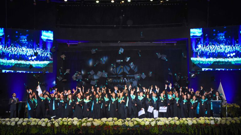 UNIVERSIDAD NORBERT WIENER REALIZÓ CEREMONIA DE EGRESADOS 2019