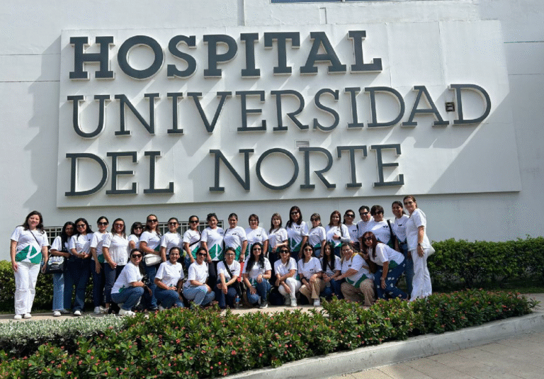 ESTUDIANTES DE LA MAESTRÍA EN CIENCIAS DE ENFERMERÍA DE NORBERT WIENER PARTICIPARON EN MISIÓN ACADÉMICA EN LA UNIVERSIDAD DEL NORTE, COLOMBIA
