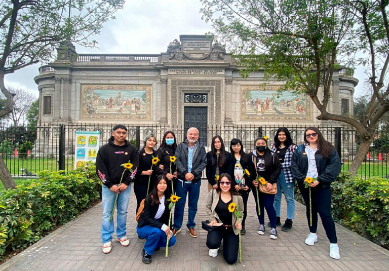 ALUMNOS DE LA EAP DE ADMINISTRACIÓN EN TURISMO Y HOTELERÍA HICIERON UN RECORRIDO CULTURAL POR EL CENTRO DE LIMA