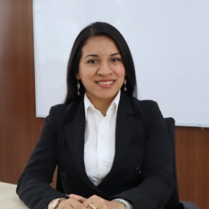 Egresada de Derecho y Ciencia Política