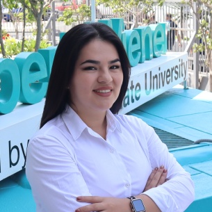 Egresada de Administración y Dirección de Empresas