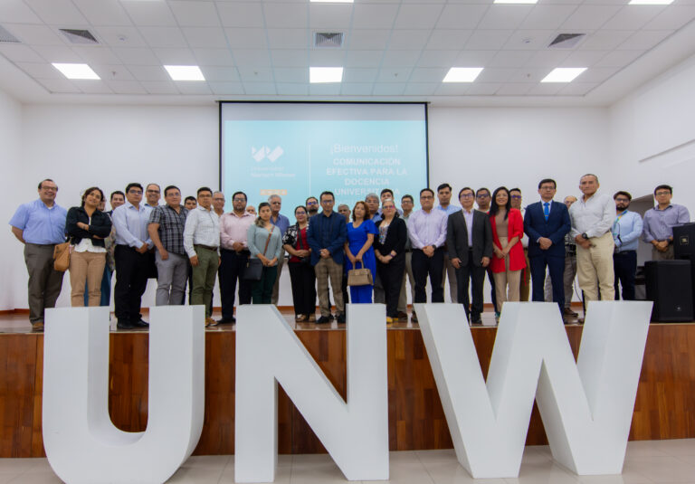 DOCENTES DE LA UNIVERSIDAD NORBERT WIENER RECIBIERON CAPACITACIÓN SOBRE COMUNICACIÓN EFECTIVA A FIN DE FORTALECER SUS COMPETENCIAS