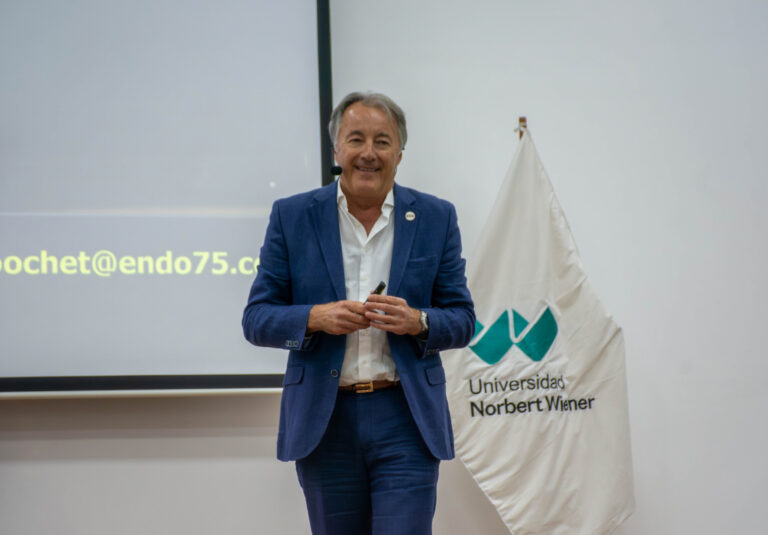 RECONOCIDO ENDODONCISTA FRANCÉS DICTÓ MAGISTRAL CONFERENCIA SOBRE PATOLOGÍA SINUSAL EN AUDITORIO DE LA UNIVERSIDAD NORBERT WIENER