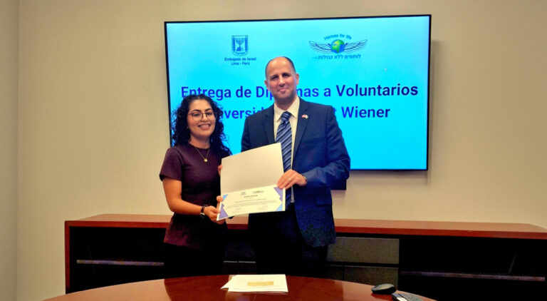 ESTUDIANTES DE LA UNIVERSIDAD NORBERT WIENER RECIBIERON EL RECONOCIMIENTO DE LA EMBAJADA DE ISRAEL EN EL PERÚ POR SU PARTICIPACIÓN COMO INTÉRPRETES VOLUNTARIOS EN CAMPAÑA SOCIAL