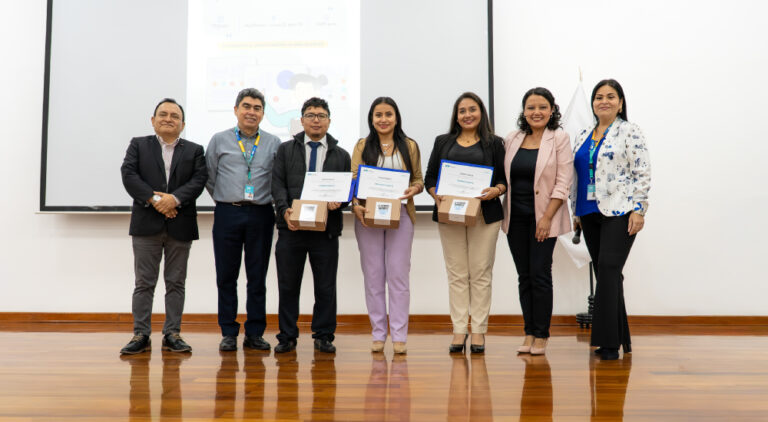 NUEVOS ESTUDIOS PRESENTARON LOS ESTUDIANTES DE TERAPIA FÍSICA Y REHABILITACIÓN DE LA UNIVERSIDAD NORBERT WIENER EN EL VI CONCURSO DE PÓSTERES DE INVESTIGACIÓN