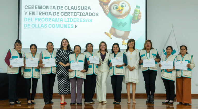 LIDERESAS DE OLLAS COMUNES DE SAN JUAN DE LURIGANCHO RECIBIERON CAPACITACIÓN EN LA UNIVERSIDAD NORBERT WIENER SOBRE ALIMENTACIÓN SALUDABLE
